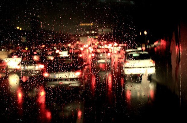 بارش شدید و مقطعی باران در هراز و فیروزکوه/ تردد در جریان است