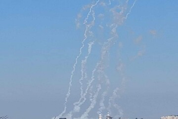 پرتاب بیش از ۲۱ راکت به سوی اراضی اشغالی/ آتش سوزی گسترده در شهرک‌های اطراف غزه+فیلم
