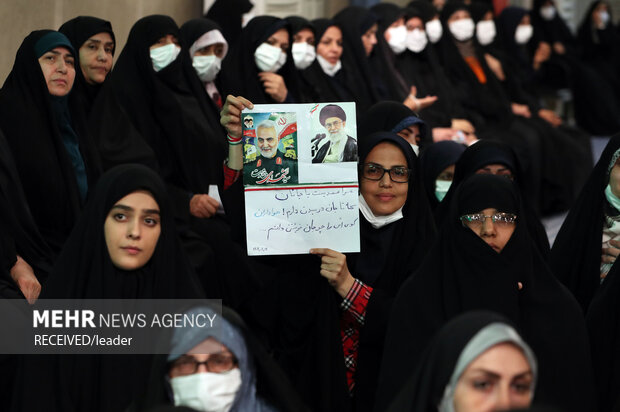 Leader meeting with group of Iranian teachers
