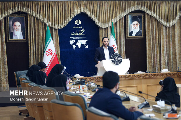 نشست خبری علی بهادری جهرمی سخنگوی دولت سه‌شنبه ۱۲ اردیبهشت ۱۴۰۲ با حضور اصحاب رسانه برگزار شد