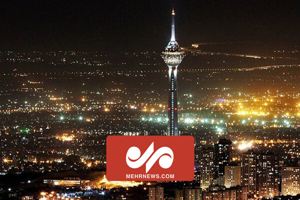 فیلم لحظه برخورد صاعقه به برج میلاد تهران