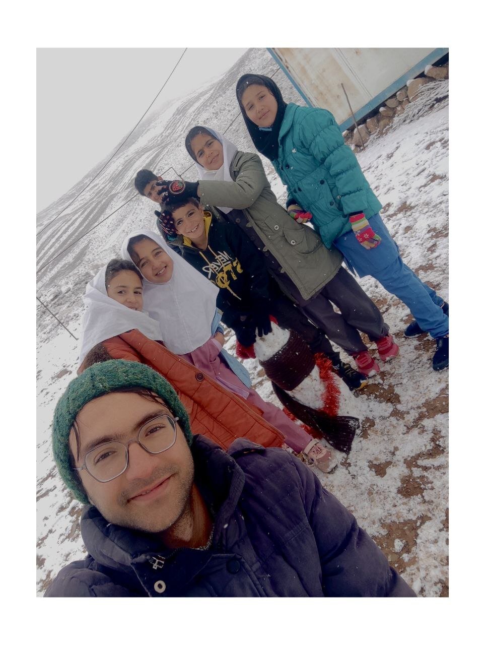 هرروز با دوچرخه برای دانشآموزان آب میبرم/ محرومیتها ادامه دارد