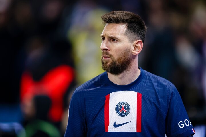 PSG taraftarından Messi'ye protesto