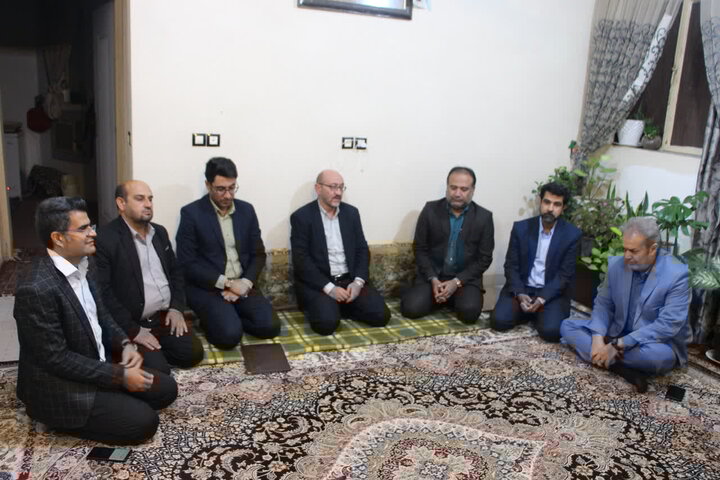 توجه به خانوادههای شهدا مورد توجه مسئولین باشد