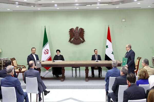 توقيع 15 وثيقة تعاون بين إيران وسوريا بحضور رئيسي والأسد.. 228 إصابة و7 وفيات بكورونا