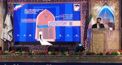 اعطای نشان ارادت امام رضا(ع) به برگزیدگان جشنواره شعر رضوی