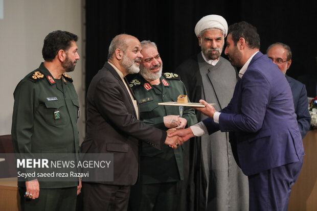 مراسم همایش علمی محله اسلامی صبح امروز پنج شنبه ۱۴ اردیبهشت ماه ۱۴۰۲ با حضور احمد وحیدی وزیر کشور، سردار علی فدوی، جانشین فرمانده سپاه پاسداران انقلاب اسلامی، سردار حسن حسن‌زاده فرمانده سپاه محمد رسول الله (ص) تهران بزرگ و جمعی از اندیشمندان و محققان در سالن چمران دانشگاه تربیت مدرس برگزار شد