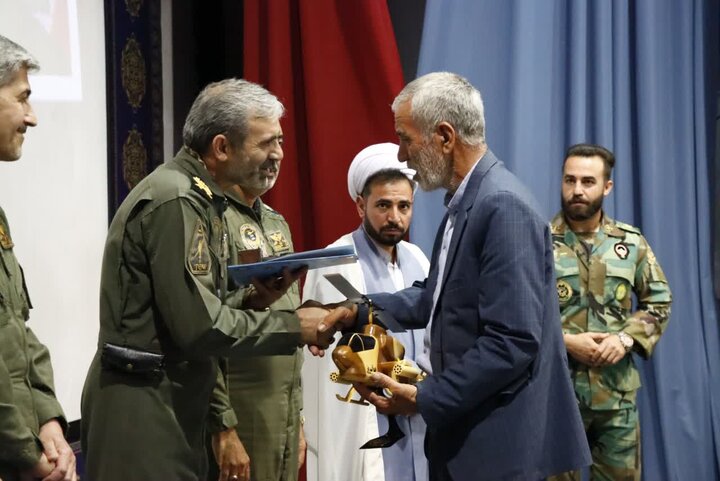 یادواره گرامیداشت ۵۰ شهید پایگاه هوانیروز شهید وطنپور اصفهان برگ