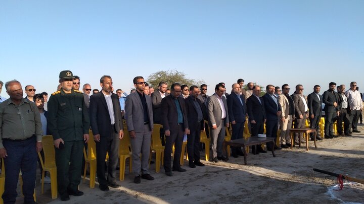 مردم استان بوشهر در احداث کارخانههای تولیدی سرمایهگذاری کنند