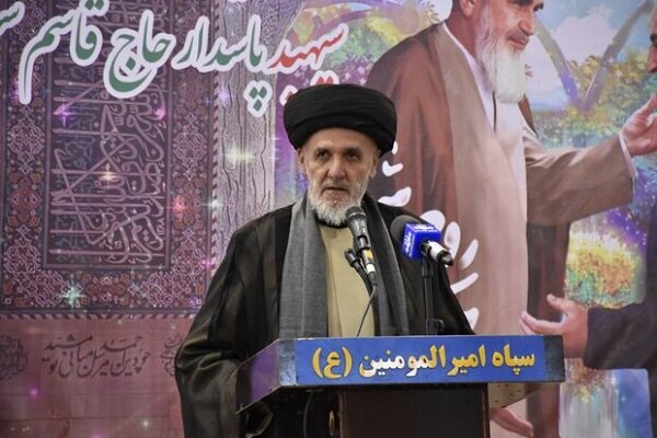 حجت الاسلام  آقاجانپور درگذشت پدر شهیدان دقیقی  را تسلیت گفت