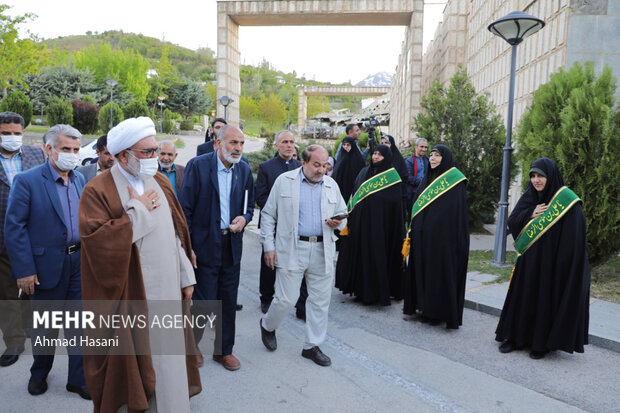 سفر یک روزه تولیت آستان قدس رضوی به همدان