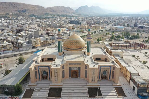 حضور وزیر کشور در بقعه احمد ابن اسحاق(ره) در سرپل ذهاب حضور وزیر کشور در بقعه احمد ابن اسحاق(ره) در سرپل ذهاب
