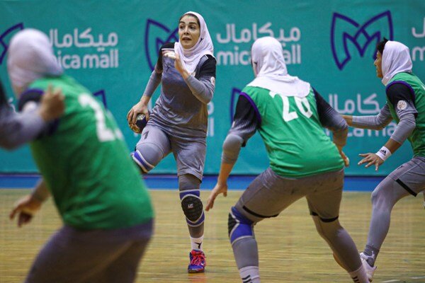 حضور ۲ هندبالیست قمی در اردوی تیم ملی هندبال زنان ایران