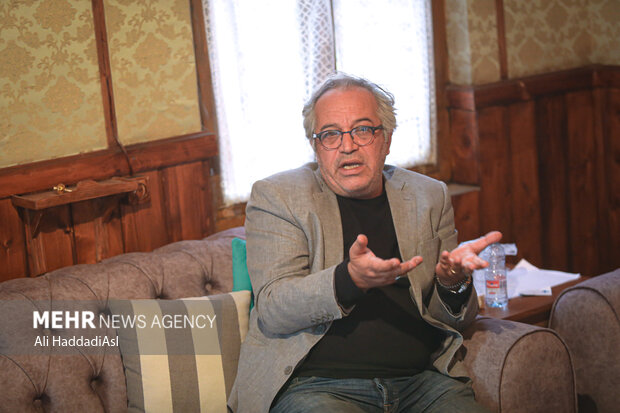 تعجب میکنم مسئولان «غریب» را دوست دارند!/ بلدم مثل «فسیل» بسازم