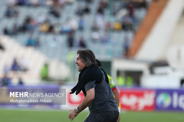 رفتارهای ساپینتو در شان فوتبال ایران نیست/ استقلالیها خسته شدند