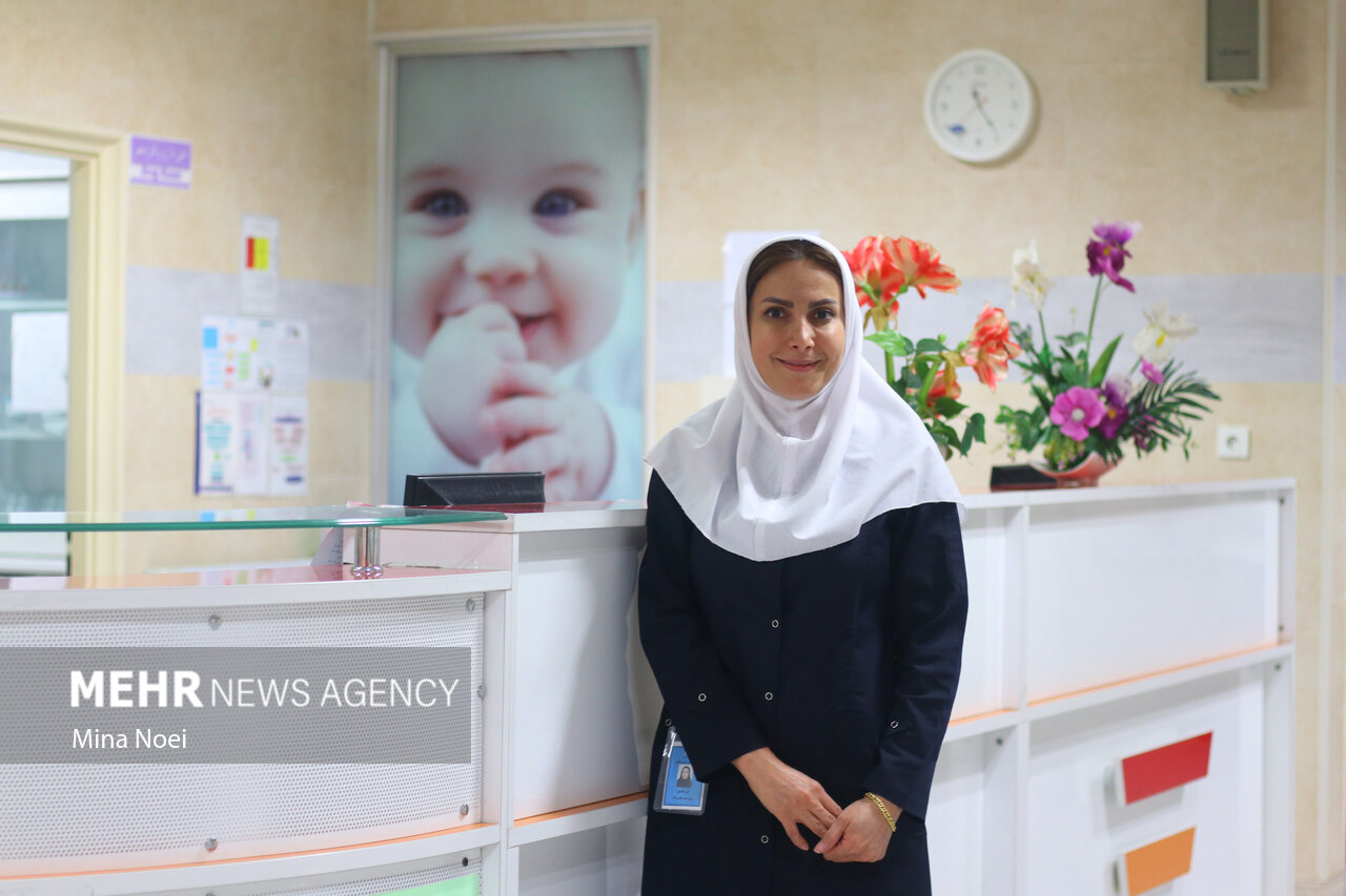 دستانی که ثانیههای با شکوه یک تولد را رقم میزنند