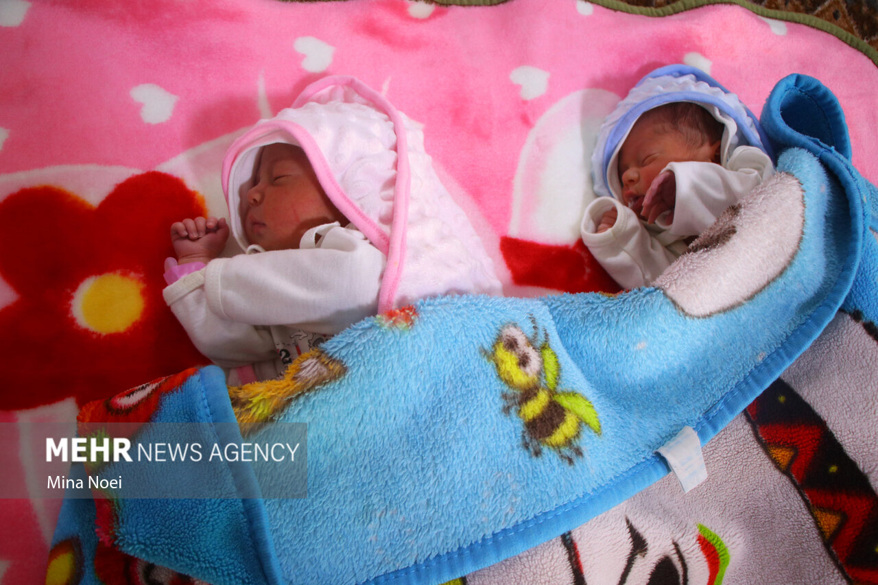 دستانی که ثانیههای با شکوه یک تولد را رقم میزنند