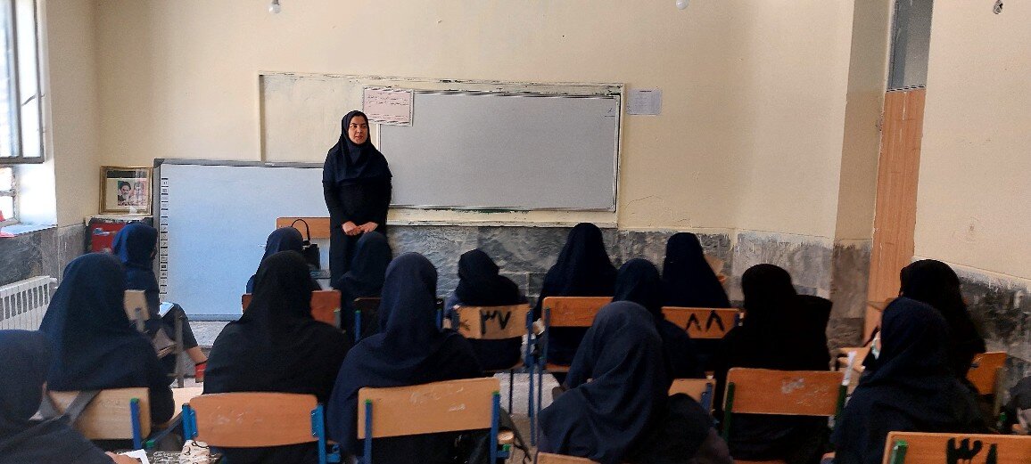 معلمی که ساعت ۱۲ شب دنبال کیک تولد میگشت/ دندانپزشکی که معلم شد!