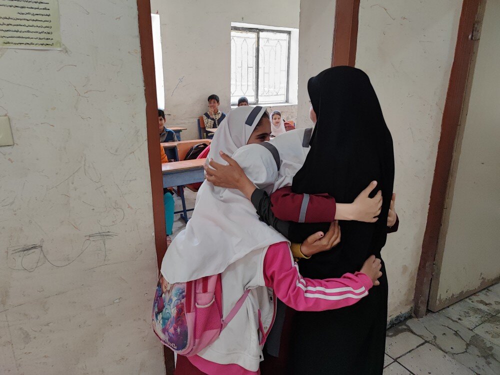 معلمی که ساعت ۱۲ شب دنبال کیک تولد میگشت/ دندانپزشکی که معلم شد!