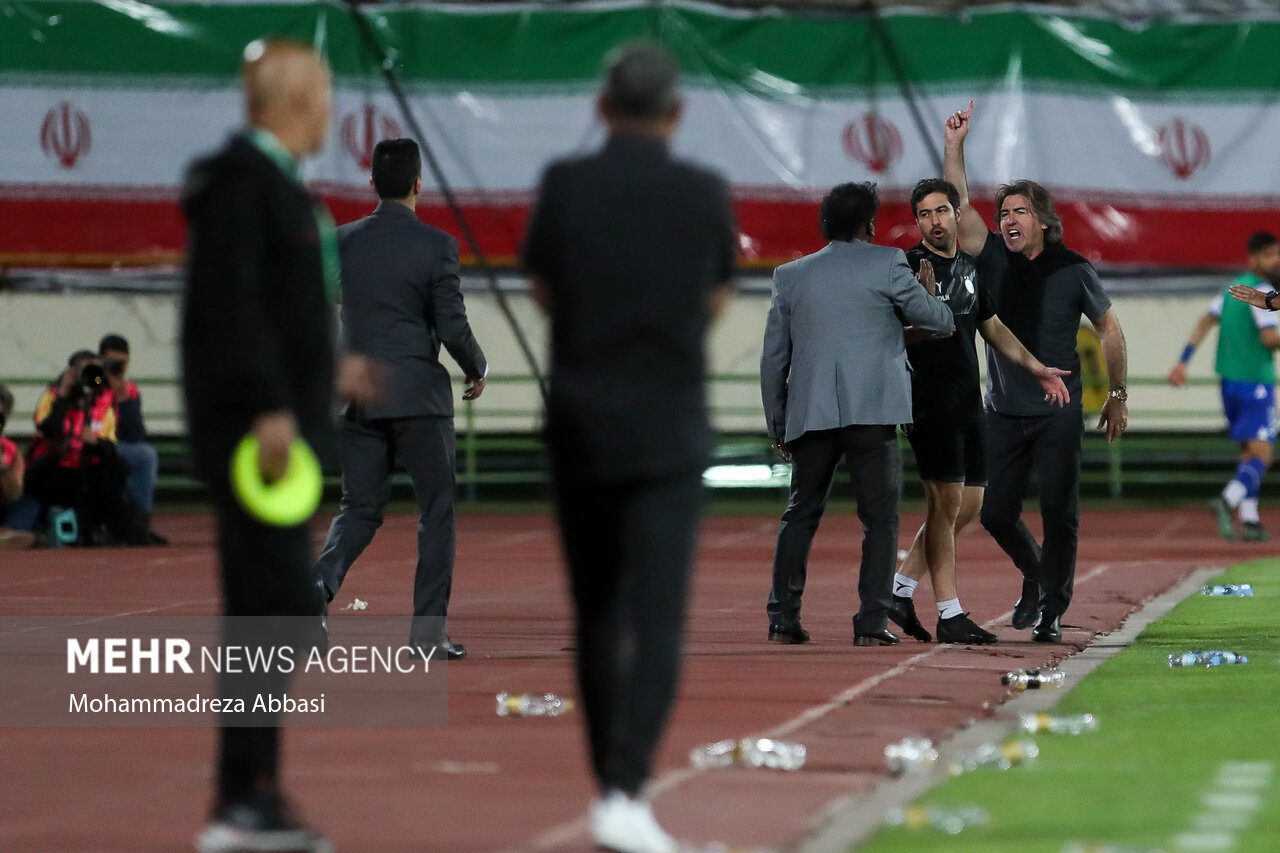 رفتارهای ساپینتو در شان فوتبال ایران نیست/ استقلالی‌ها خسته شدند