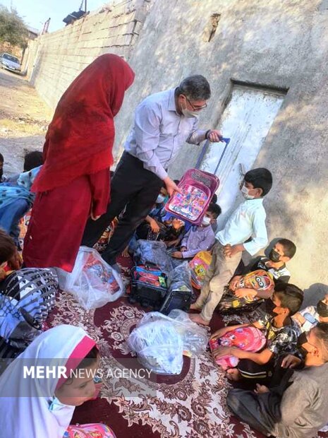 معلمی در پیادهرو / قصهای که از «آرش» شروع شد