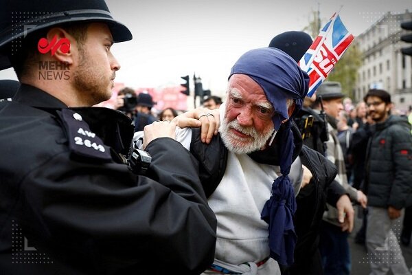 ۱۹ نفر در تجمع ضدسلطنتی انگلیس بازداشت شدند+ فیلم و تصاویر