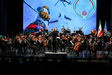 نوای صلح و بشردوستی در تالار وحدت/ اجرای ارکستر ملی ایران به مناسبت روز جهانی هلال احمر