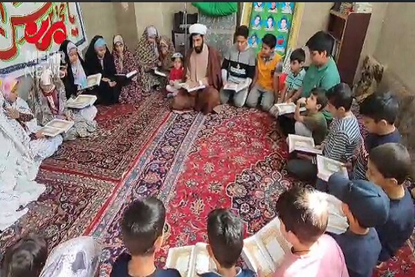 امام جماعت دهه هفتادی پای ثابت گردشهای کودکانه روستا