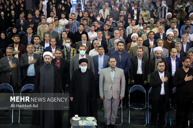 حجت الاسلام سید ابراهیم رئیسی، رئیس جمهوردر مراسم آئین بزرگداشت مقام معلم حضور دارد