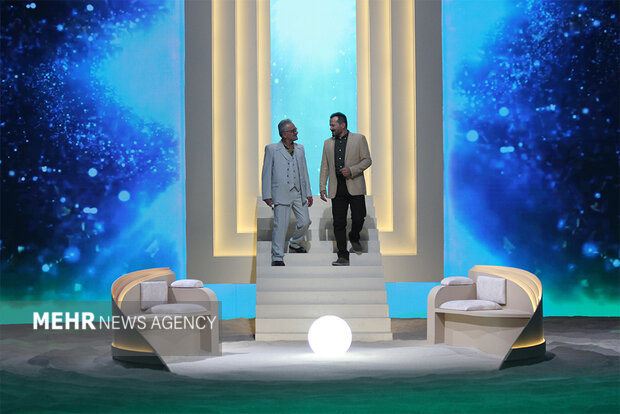 برنامه تلویزیونی که مانع خودکشی شد؛ زیر میز قانون نزنیم!