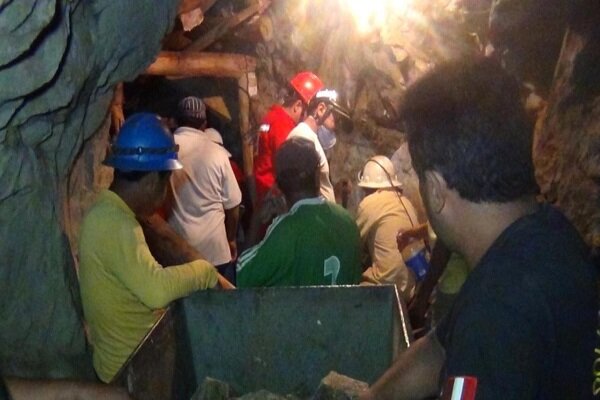Peru'da altın madeninde yangın: 27 ölü