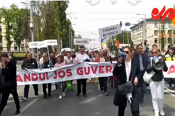 تظاهرات مردم مولداوی در اعتراض به گرانی سوخت و مواد غذایی+ فیلم