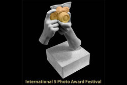جایزه دوربین طلای عباس کیارستمی در جشنواره بین‌المللی «عکس ۵»