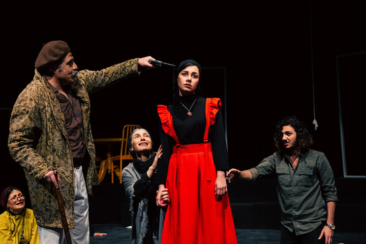 خانوادهای که به امید آزادی خودش را حبس کرد/ شاید نجاری پیشه کردم