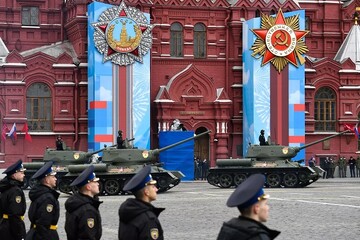 رژه ارتش مسکو در «روز پیروزی»/ پوتین: از دونباس محافظت خواهیم کرد