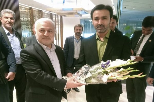 İran meclis heyeti Pakistan'da