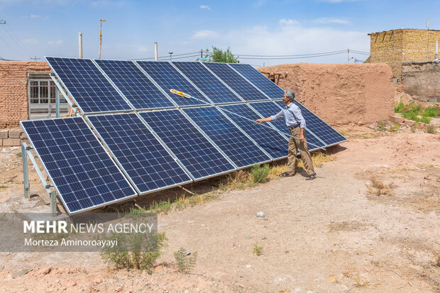 توزیع ۱۶ دستگاه پنل خورشیدی بین عشایر ۲ شهرستان مازندران
