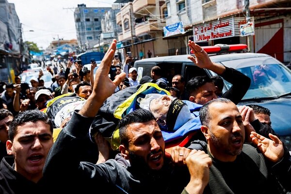 غزہ میں فلسطینی شہداء کی تشییع جنازہ + تصاویر