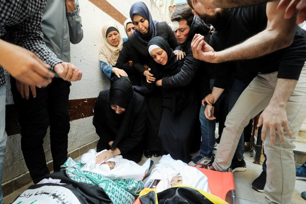 غزہ میں فلسطینی شہداء کی تشییع جنازہ + تصاویر