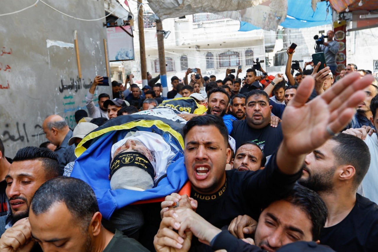 غزہ میں فلسطینی شہداء کی تشییع جنازہ + تصاویر