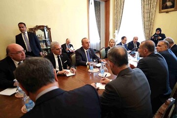 Emir Abdullahiyan ile Çavuşoğlu Moskova’da görüştü