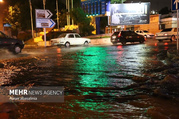 آبگرفتگی معابر در سنندج