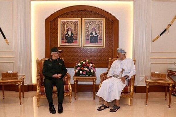 İran Genelkurmay Başkanı, Umman Sultanı ile görüştü