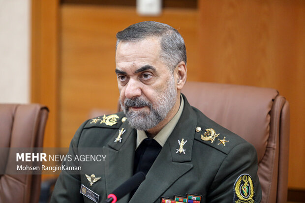 وزير الدفاع الإيراني: على الدول الأجنبية مغادرة المنطقة وعدم زعزعة أمنها