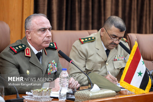 Meeting of Iran defense minister with Syrian official 