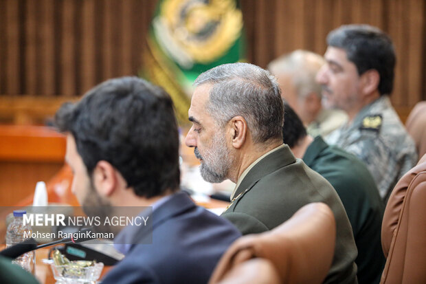 Meeting of Iran defense minister with Syrian official 