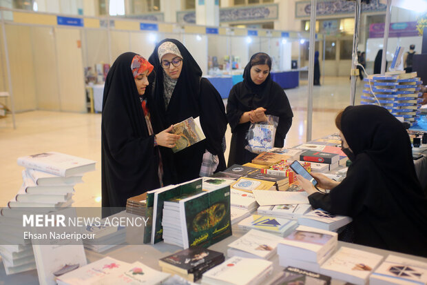  سی و چهارمین نمایشگاه بین المللی کتاب تهران از صبح امروز چهارشنبه ۲۰اردیبهشت ۱۴۰۲ در مصلی تهران افتتاح شد