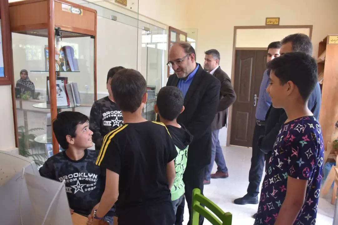 کتابخانه ها به قطب فرهنگی شهرها و روستاها تبدیل شده است