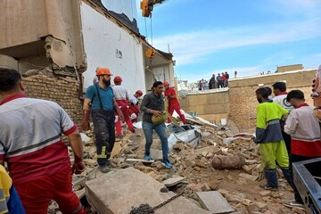 جزئیات حادثه انفجار و ریزش ساختمان در ملارد/ جست‌وجوی مفقودین با حضور امدادگران