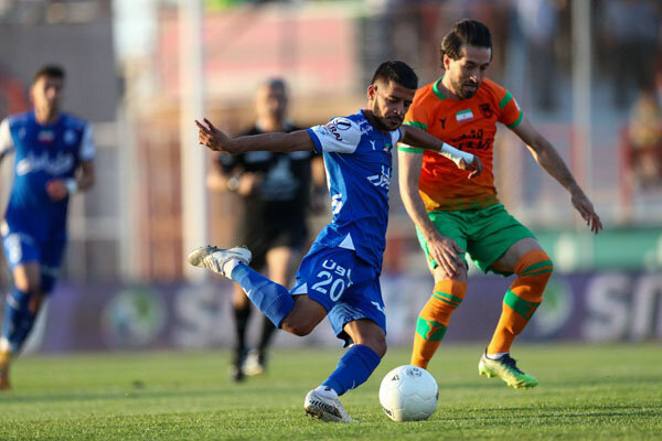 استقلال از مثلث قهرمانی خارج شد/ رقابت سپاهان و پرسپولیس برای جام